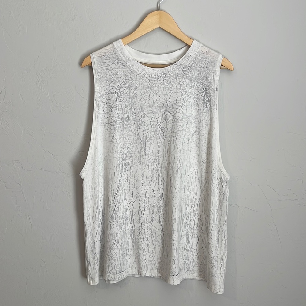 Black and white veined tank top